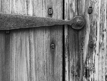 st-ahgustine-hinge-B&W